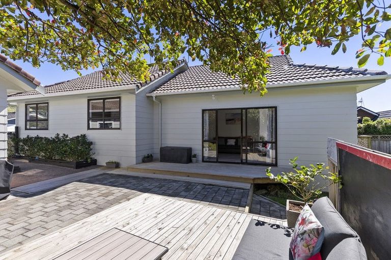 Photo of property in 15 Abilene Crescent, Churton Park, Wellington, 6037