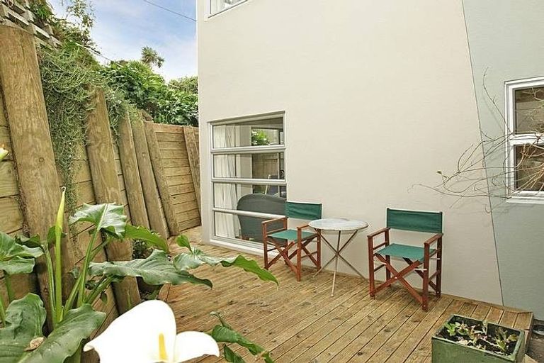 Photo of property in 12/138 Queens Drive, Lyall Bay, Wellington, 6022