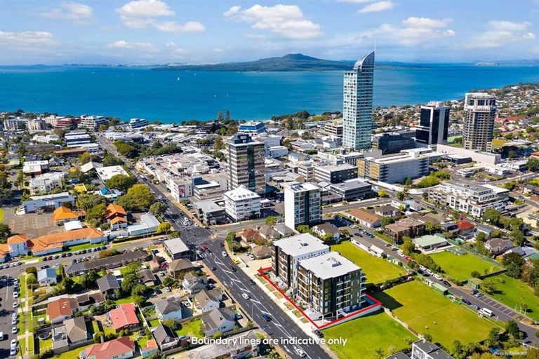 Photo of property in Frank Sargeson Apts, 307/80 Anzac Street, Takapuna, Auckland, 0622