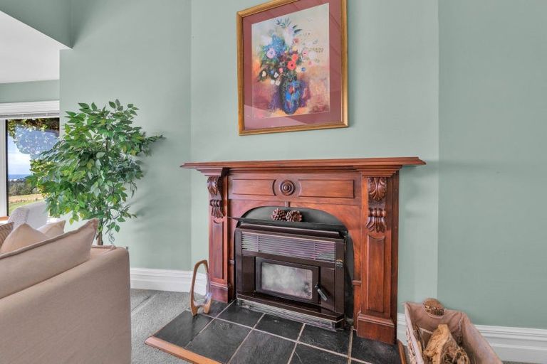 Photo of property in 568 South Road, Omata, New Plymouth, 4374