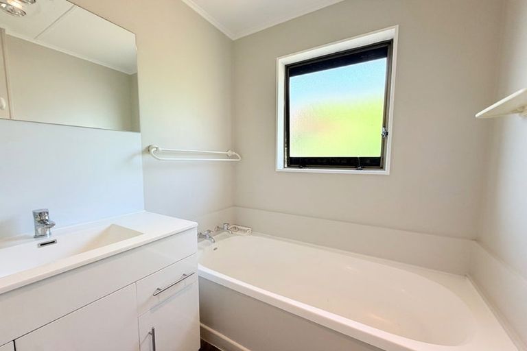 Photo of property in 53b Fyvie Avenue, Tawa, Wellington, 5028