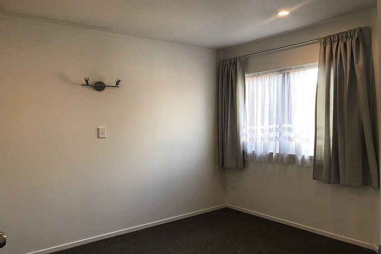 Photo of property in 14/3 The Avenue, Albany, Auckland, 0632