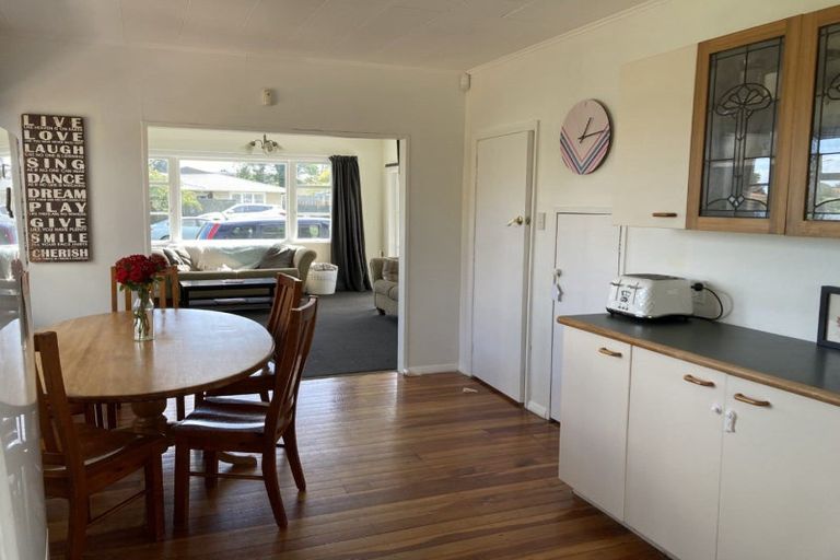 Photo of property in 27 Lancaster Street, Highbury, Palmerston North, 4412