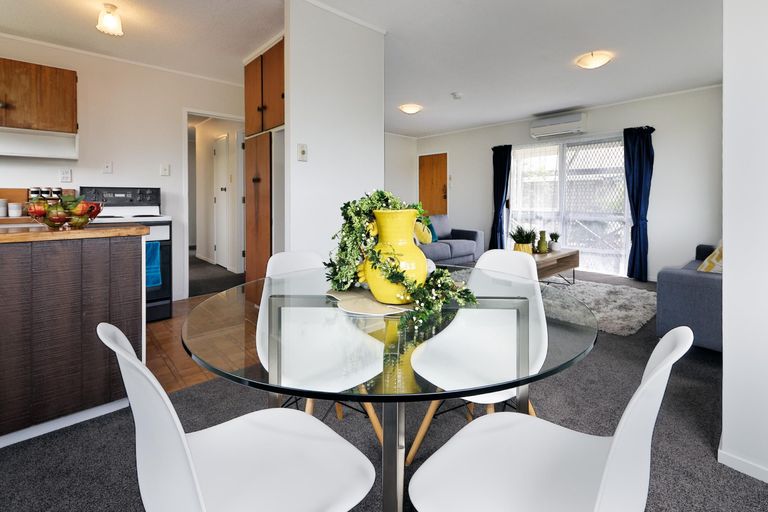 Photo of property in 1/81a Flanshaw Road, Te Atatu South, Auckland, 0610