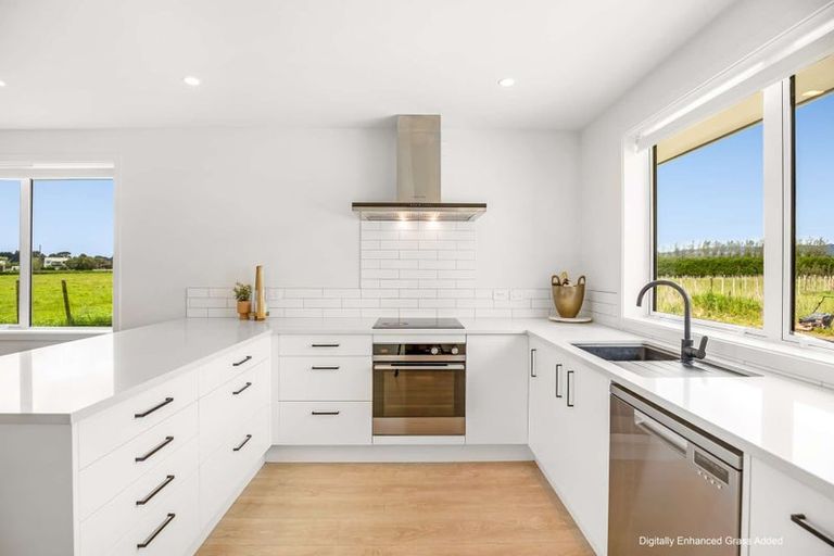 Photo of property in 7 Magnolia Lane, Kelvin Grove, Palmerston North, 4414