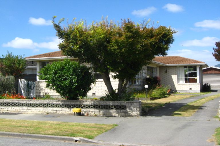 Photo of property in 16 Stanton Crescent, Hoon Hay, Christchurch, 8025