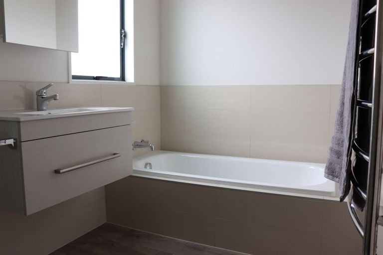 Photo of property in 40a Sawyers Arms Road, Northcote, Christchurch, 8052