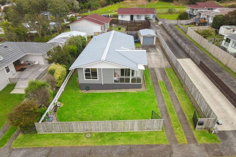 Photo of property in 85 Riversdale Drive, Merrilands, New Plymouth, 4312