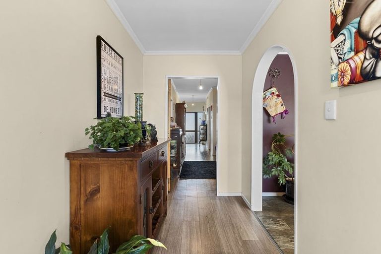 Photo of property in 70 Domett Street, Waitara, 4320