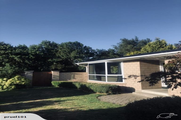 Photo of property in 6 Canberra Place, Redwood, Christchurch, 8051