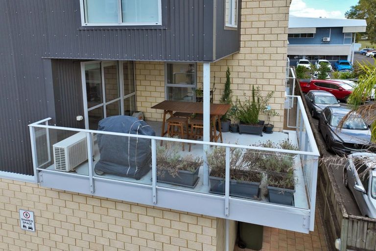 Photo of property in 2/7 Vialou Street, Hamilton Central, Hamilton, 3204