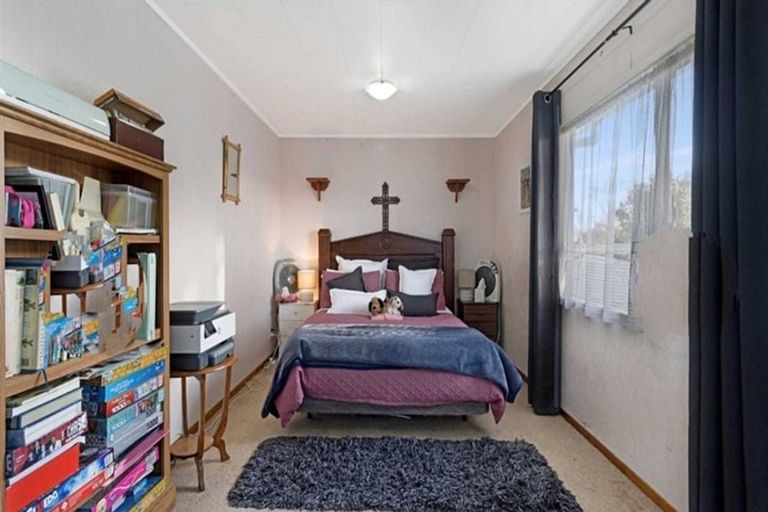 Photo of property in 21 Pankhurst Place, Sunnyvale, Auckland, 0612