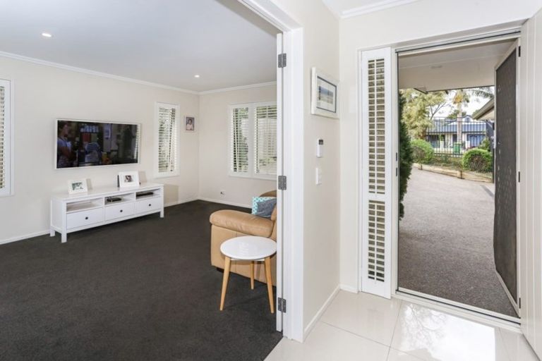 Photo of property in 4 Shepherds Road, Papakura, 2110
