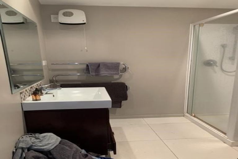 Photo of property in 30a Lyndon Street, Riccarton, Christchurch, 8041