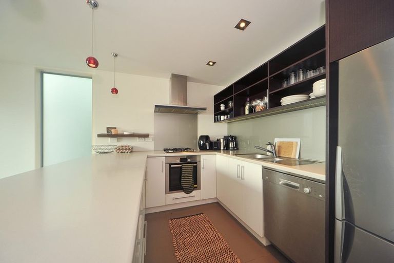 Photo of property in 218 Evans Bay Parade, Hataitai, Wellington, 6021