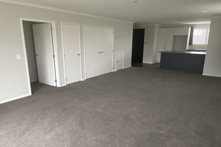 Photo of property in 11 Discovery Place, Marfell, New Plymouth, 4310