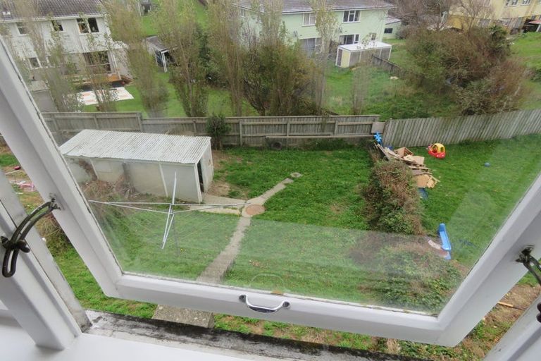 Photo of property in 34 Roberts Street, Tawa, Wellington, 5028