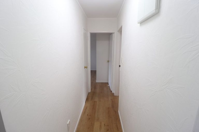 Photo of property in 2/177 Forrest Hill Road, Forrest Hill, Auckland, 0620