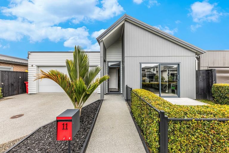 Photo of property in 11 Makete Crescent, Hobsonville, Auckland, 0618