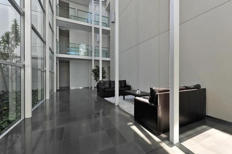 Photo of property in Sanctum Apartment, 10 Ebor Street, Te Aro, Wellington, 6011