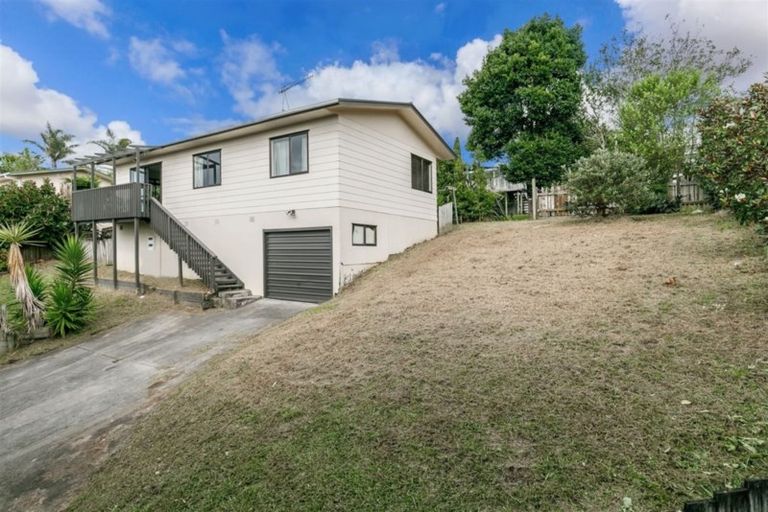 Photo of property in 14 Arde Place, Massey, Auckland, 0614