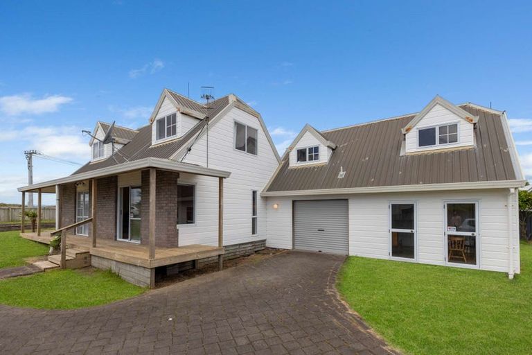 Photo of property in 906 Papamoa Beach Road, Papamoa Beach, Papamoa, 3118