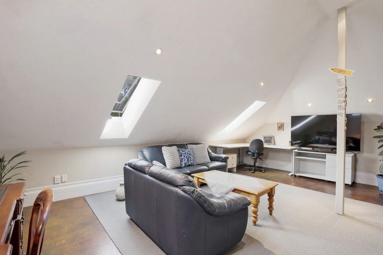 Photo of property in 291 Forest Hill Road, Waiatarua, Auckland, 0612