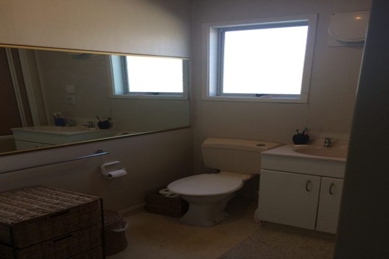 Photo of property in 72 Ridge Road, Howick, Auckland, 2014