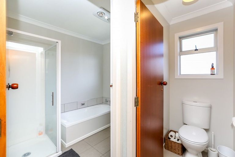 Photo of property in 17 Kowhai Street, Inglewood, 4330