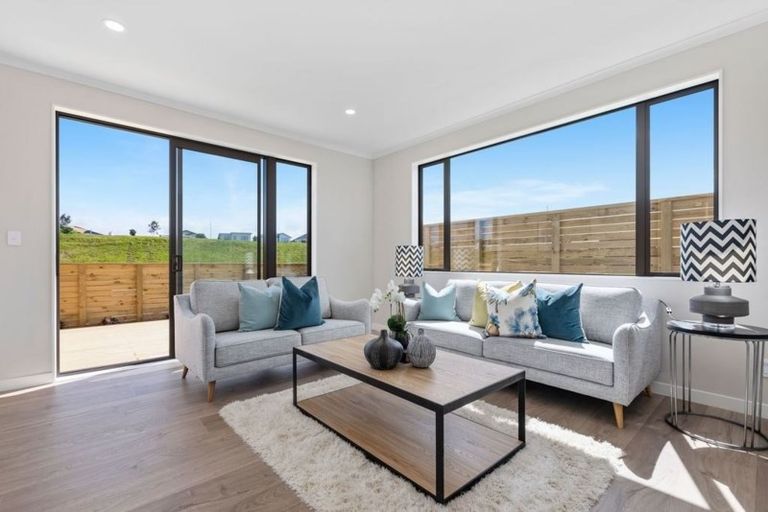 Photo of property in 34 Bearing Parade, Long Bay, Auckland, 0630