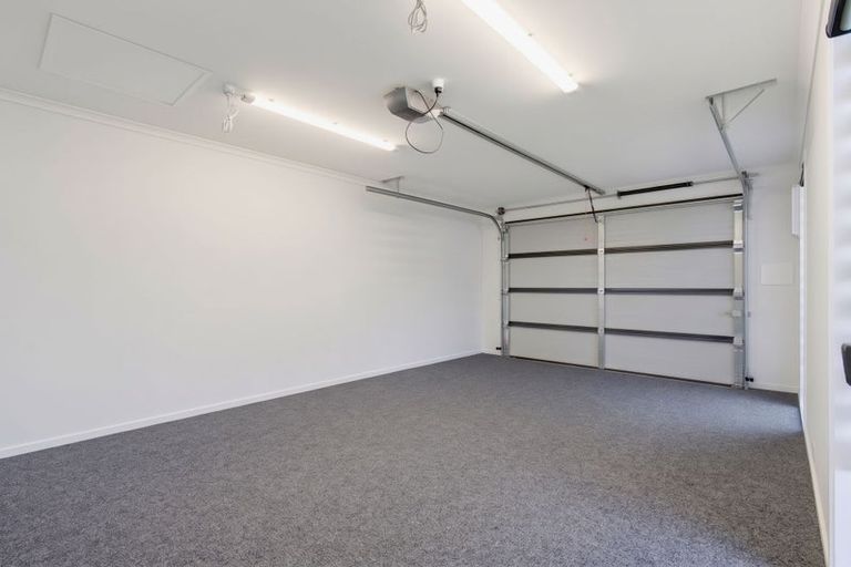 Photo of property in 8 Enforce Lane, Halswell, Christchurch, 8025