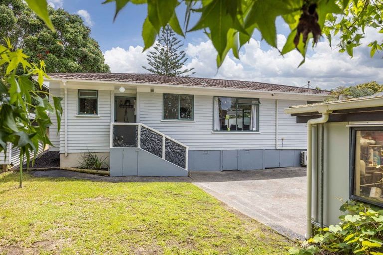 Photo of property in 17 Ashcroft Avenue, Mangere Bridge, Auckland, 2022
