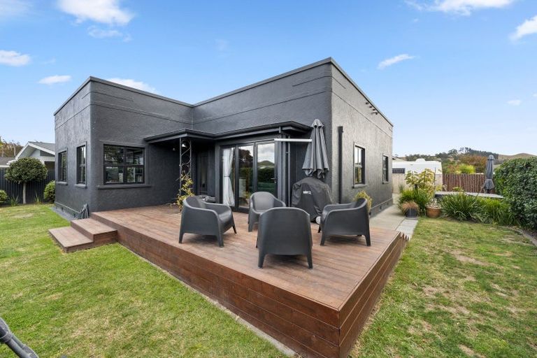 Photo of property in 54 Church Road, Taradale, Napier, 4112