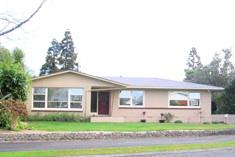 Photo of property in 8 Mcdowall Place, Queenwood, Hamilton, 3210