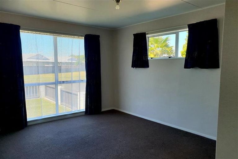 Photo of property in 21 Duckworth Crescent, Greenmeadows, Napier, 4112