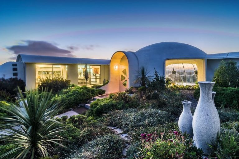 Photo of property in Solemer Beach House, 80 Paetawa Road, Peka Peka, Waikanae, 5391