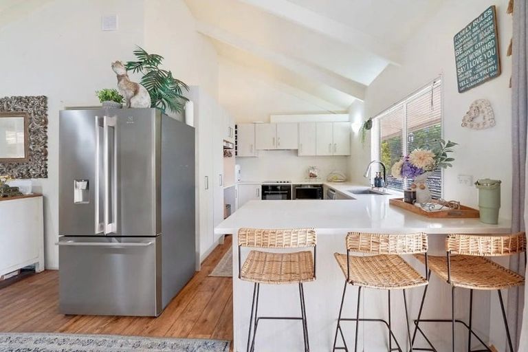 Photo of property in 65 Golding Road, Pukekohe, 2677