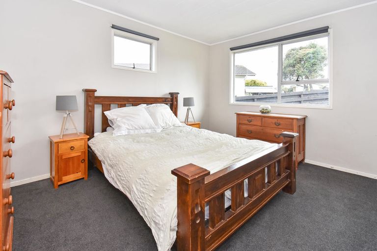 Photo of property in 32 Gambare Place, Wattle Downs, Auckland, 2103