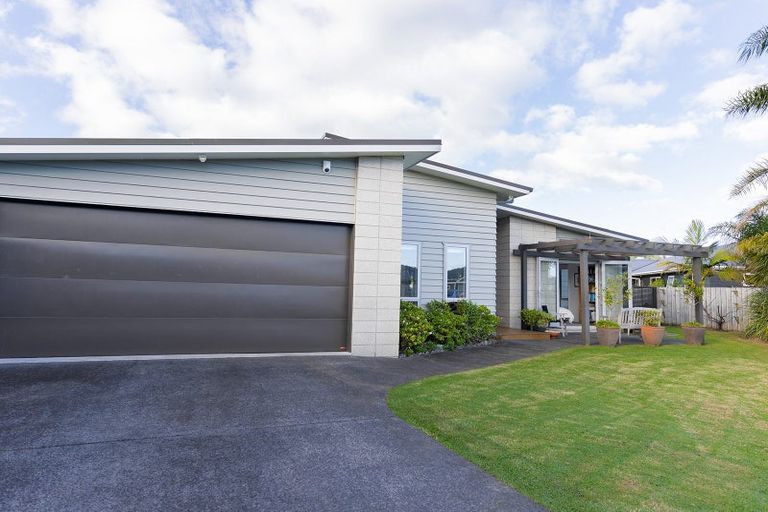 Photo of property in 27 Tairua Palms Place, Tairua, 3508