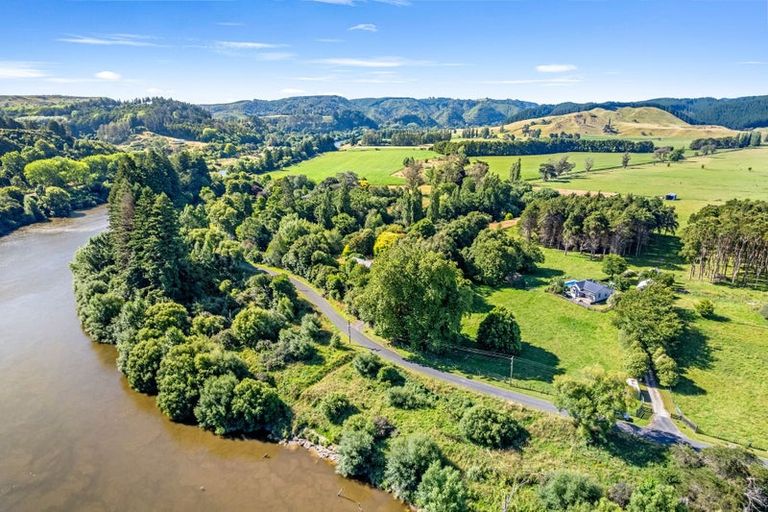 Photo of property in 260 Kaiwhaiki Road, Kaiwhaiki, Whanganui, 4575