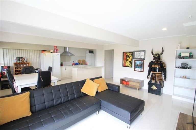 Photo of property in 4 Santiago Crescent, Unsworth Heights, Auckland, 0632