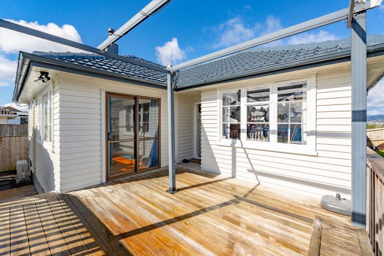 Photo of property in 184 Waimumu Road, Massey, Auckland, 0614