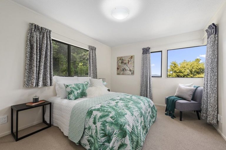 Photo of property in 72 Dowse Drive, Maungaraki, Lower Hutt, 5010