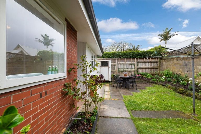 Photo of property in 5/6 North Avenue, Narrow Neck, Auckland, 0624