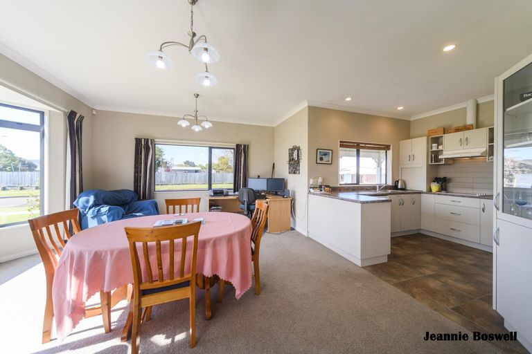 Photo of property in 71 Bryant Street, Takaro, Palmerston North, 4412