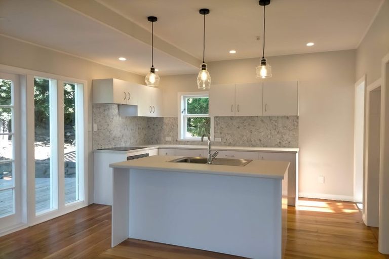 Photo of property in 3 View Road, Titahi Bay, Porirua, 5022