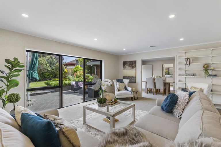 Photo of property in 17 Channing Crescent, Botany Downs, Auckland, 2010