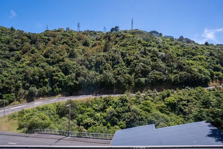 Photo of property in 2/17 Blackbridge Road, Wadestown, Wellington, 6012