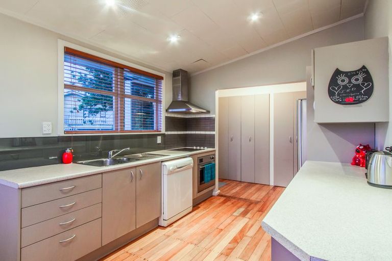 Photo of property in 1/22 Waimumu Road, Massey, Auckland, 0614