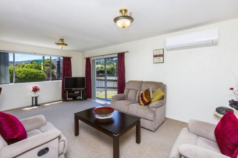 Photo of property in 67c Kowhai Avenue, Ebdentown, Upper Hutt, 5018